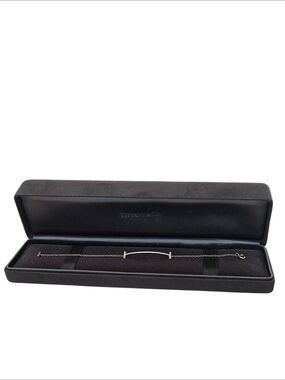Tiffany & Co. 18k T smile bracelet